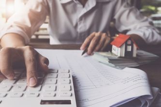 L’imposta di registro in ambito immobiliare: che cos’è, come si calcola e chi la deve pagare